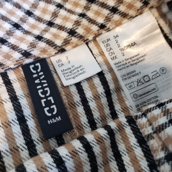 H&M Divided Women's Plaid Side-button Front Mini Skirt Size 2 - Picture 2 of 2